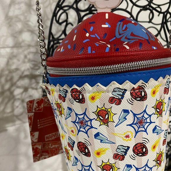 Danielle Nicole Marvel Spider-Man Cupcake Crossbody bag NWT - Picture 2 of 6